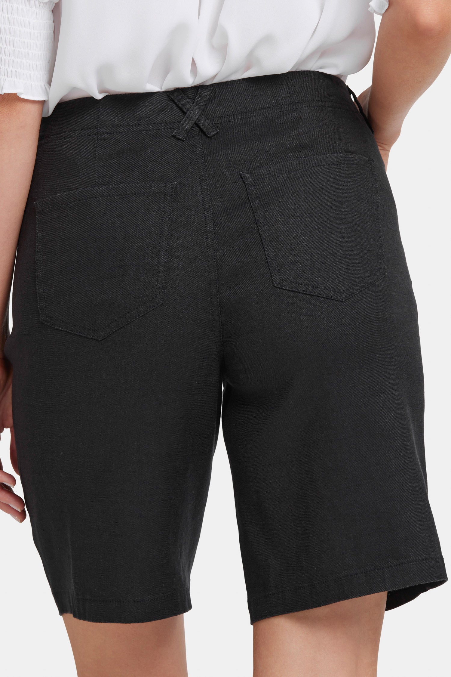 NYDJ 5 Pocket Bermuda Shorts In Stretch Linen - Black
