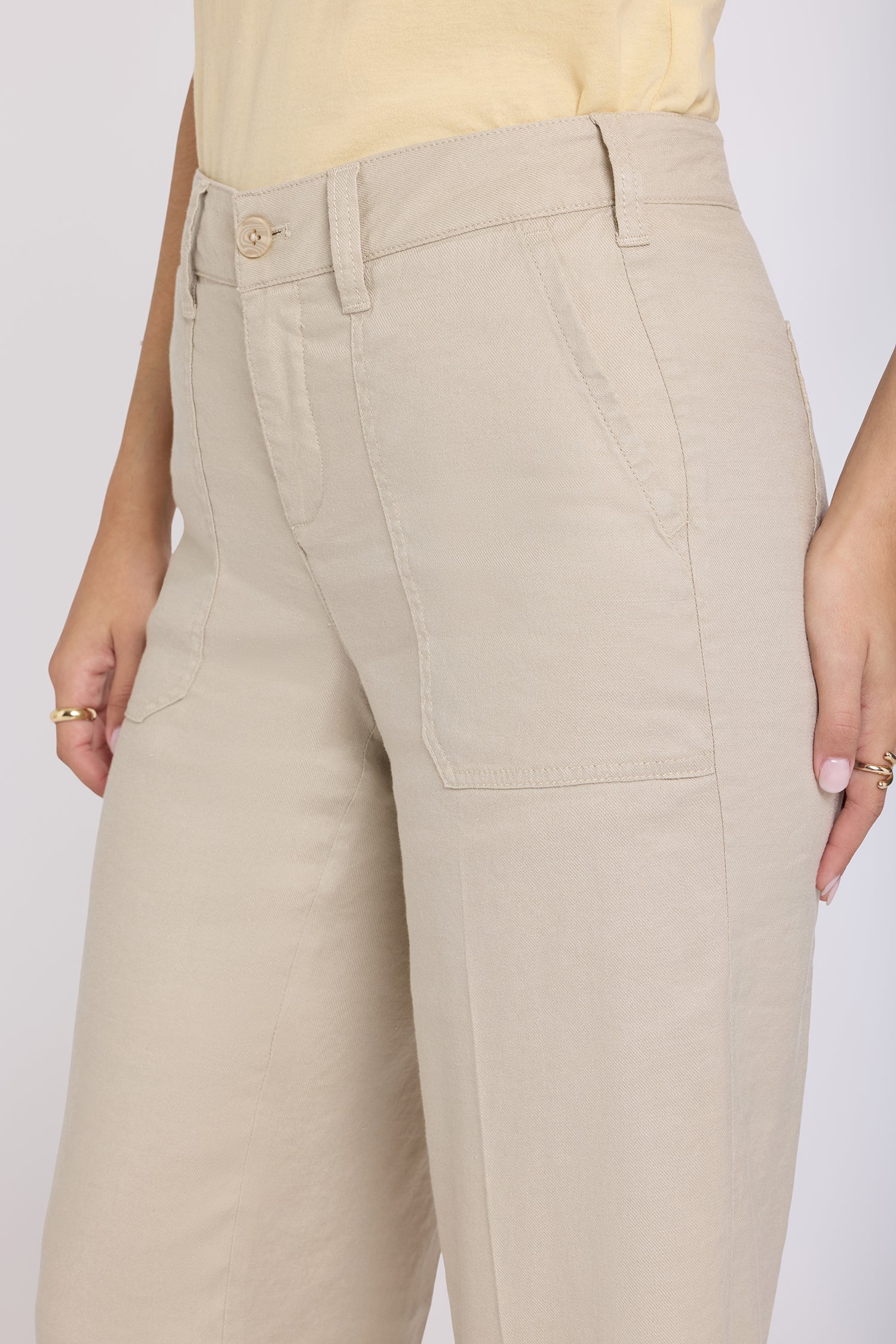NYDJ Wide Leg Cargo Capri Pants In Stretch Linen - Feather