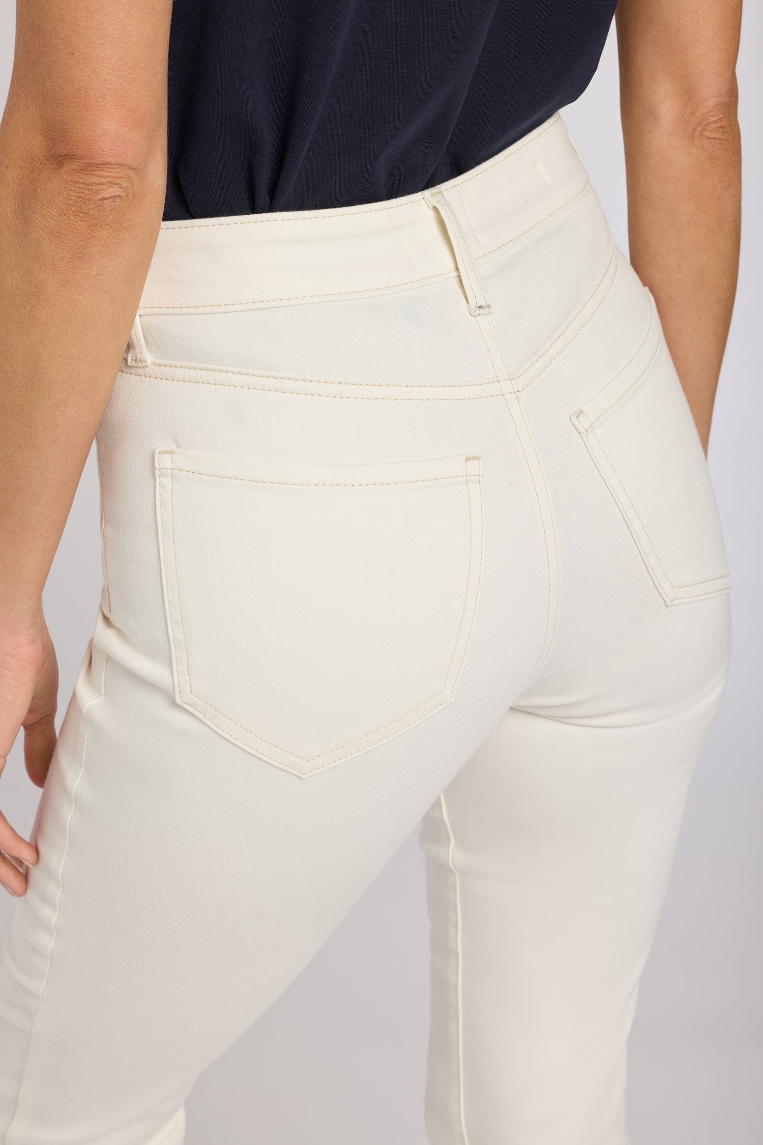 NYDJ Billie Mini Bootcut Ankle Jeans In Cool Embrace® Denim With High Rise And Frayed Hems - Vintage White