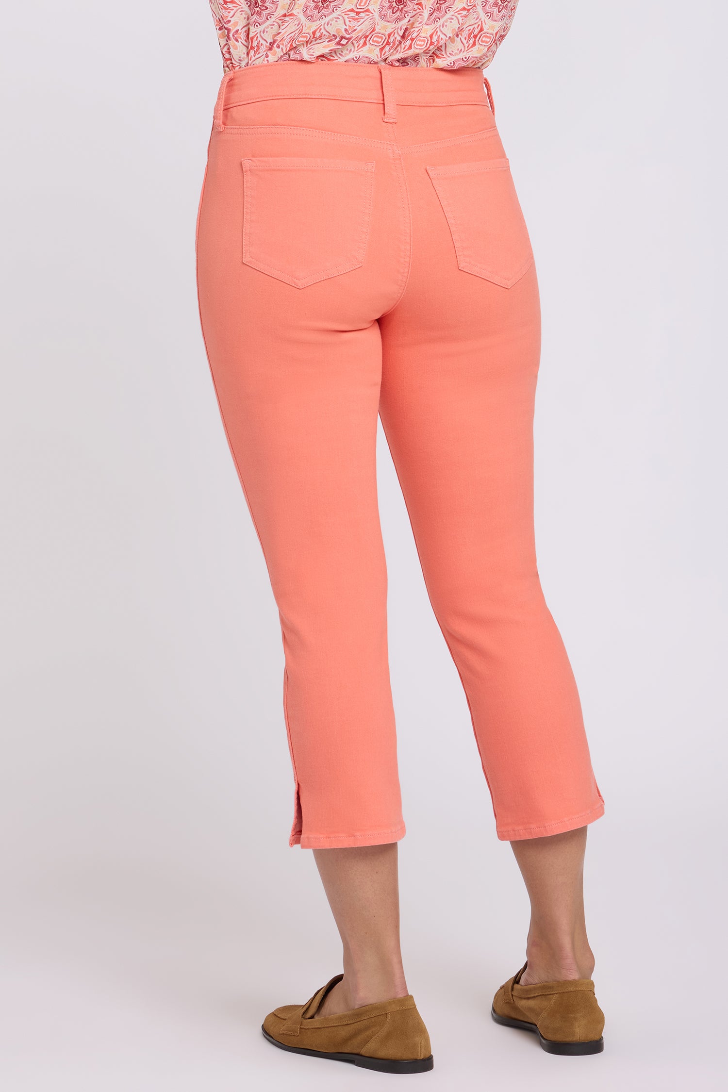 NYDJ Chloe Capri Jeans In Cool Embrace® Denim With Side Slits - Peachiness