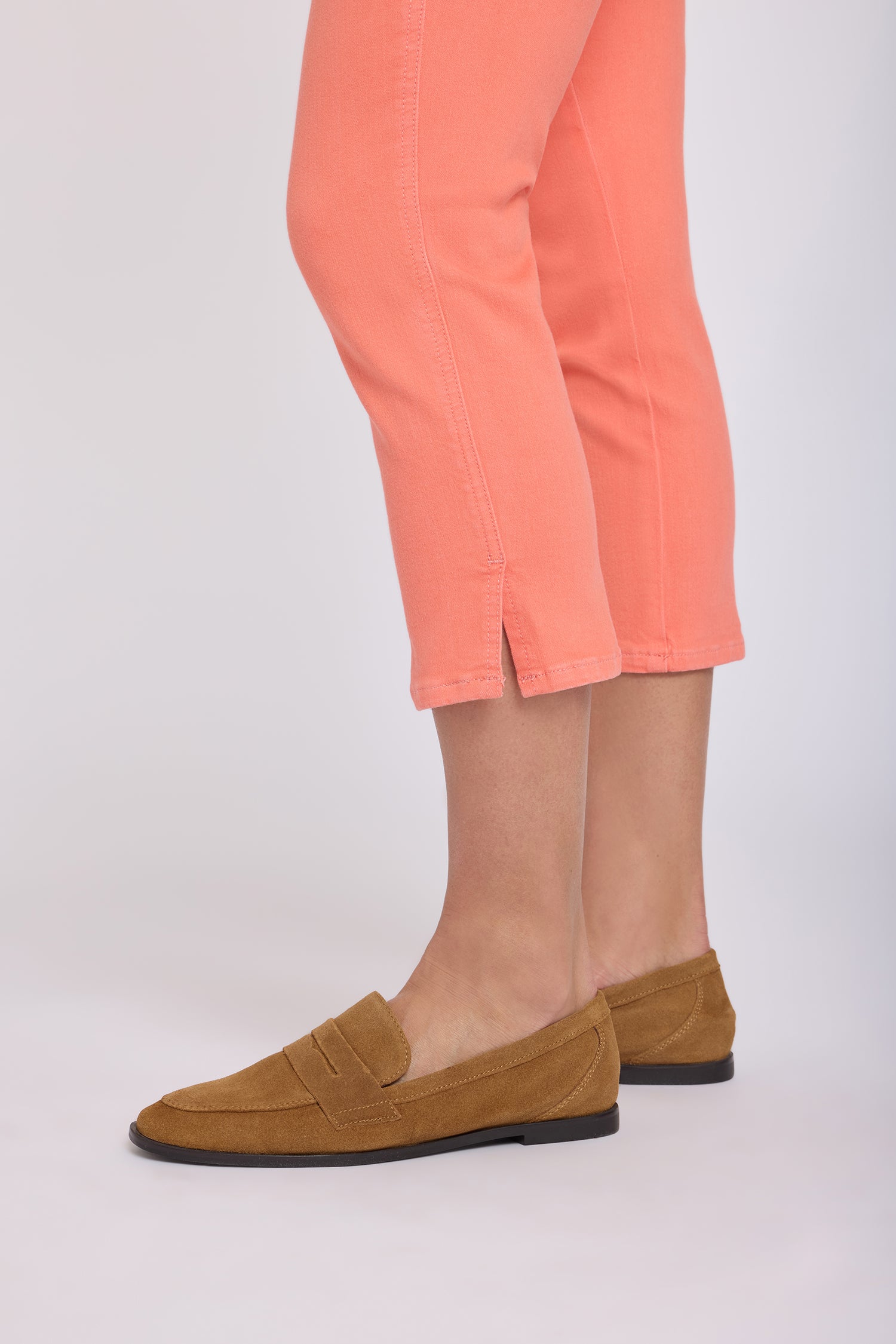 NYDJ Chloe Capri Jeans In Cool Embrace® Denim With Side Slits - Peachiness