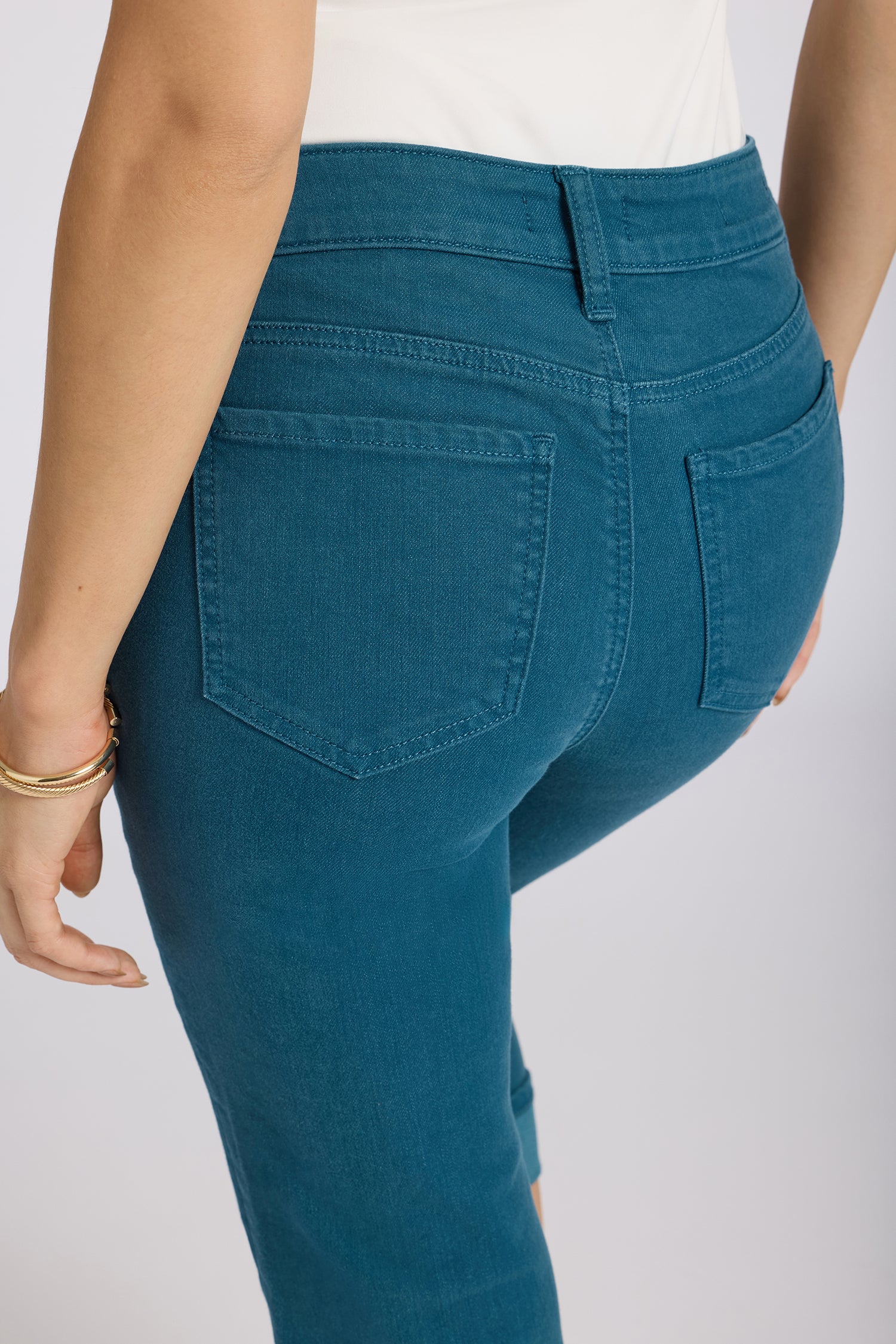 NYDJ Marilyn Straight Crop Jeans In Cool Embrace® Denim With Cuffs - Blue Lake