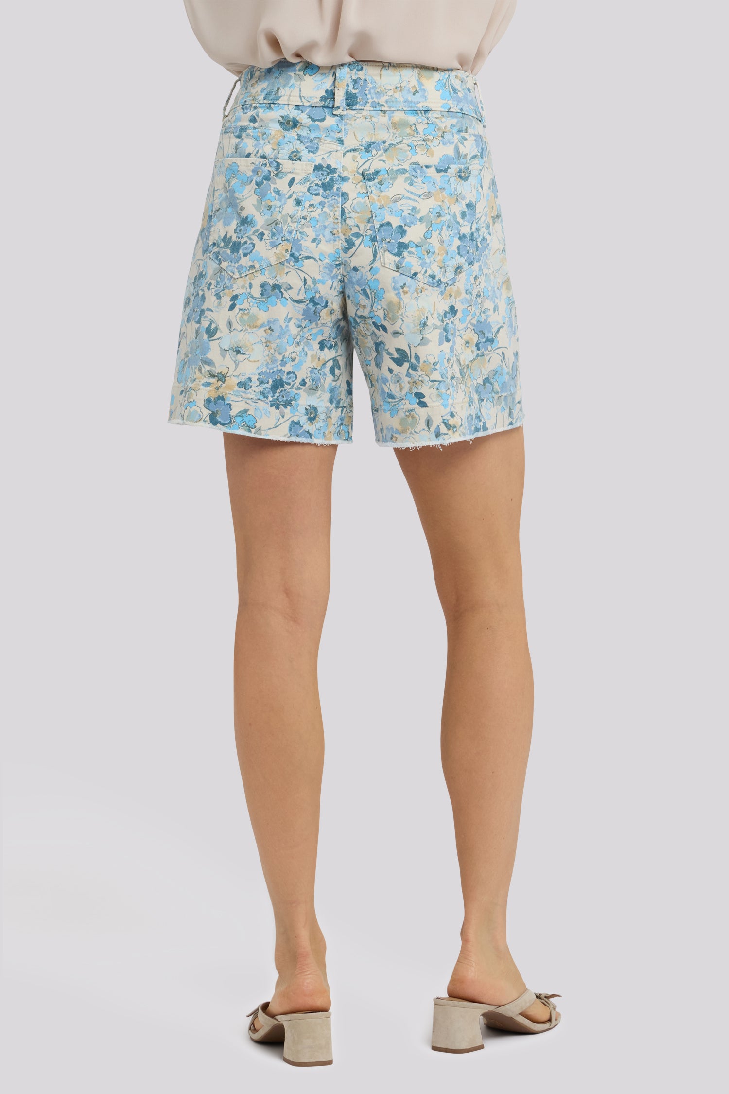 NYDJ Berkyn Relaxed Denim Shorts With High Rise, Seam Detail And Deep Frayed Hems - Blue Blooms