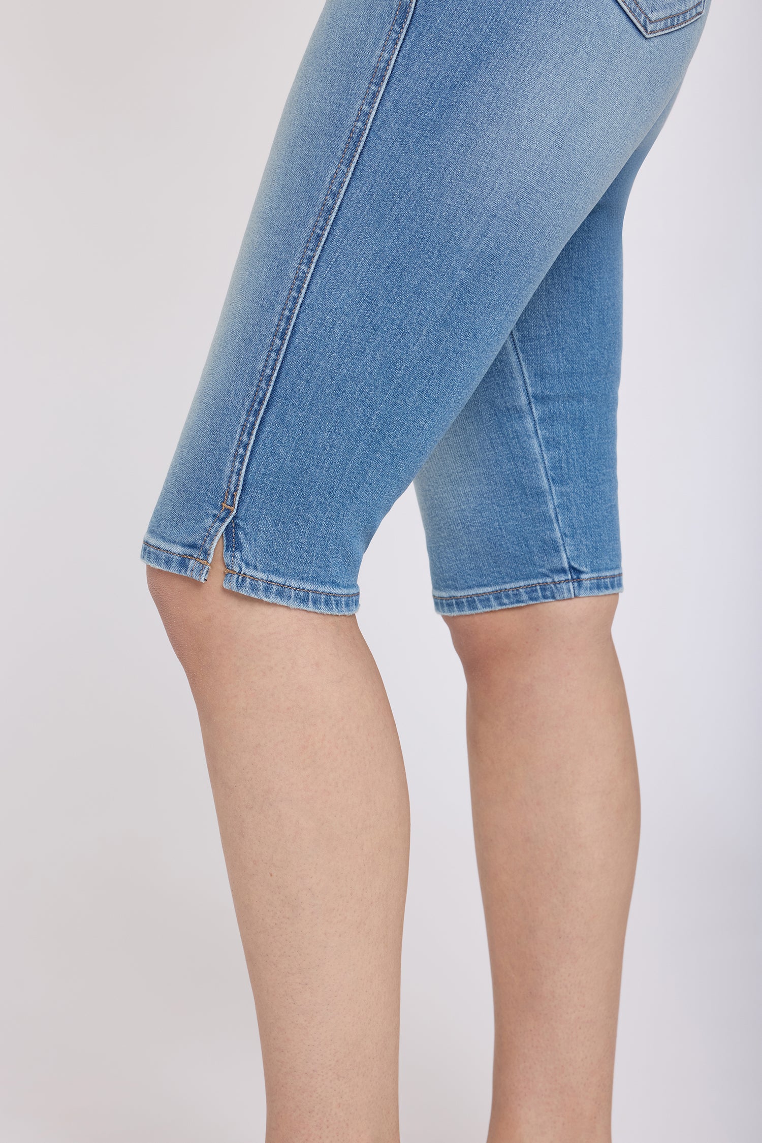 NYDJ Sophie Bike Capri Jeans With Outseam Stitching And Side Slits - Port Sea