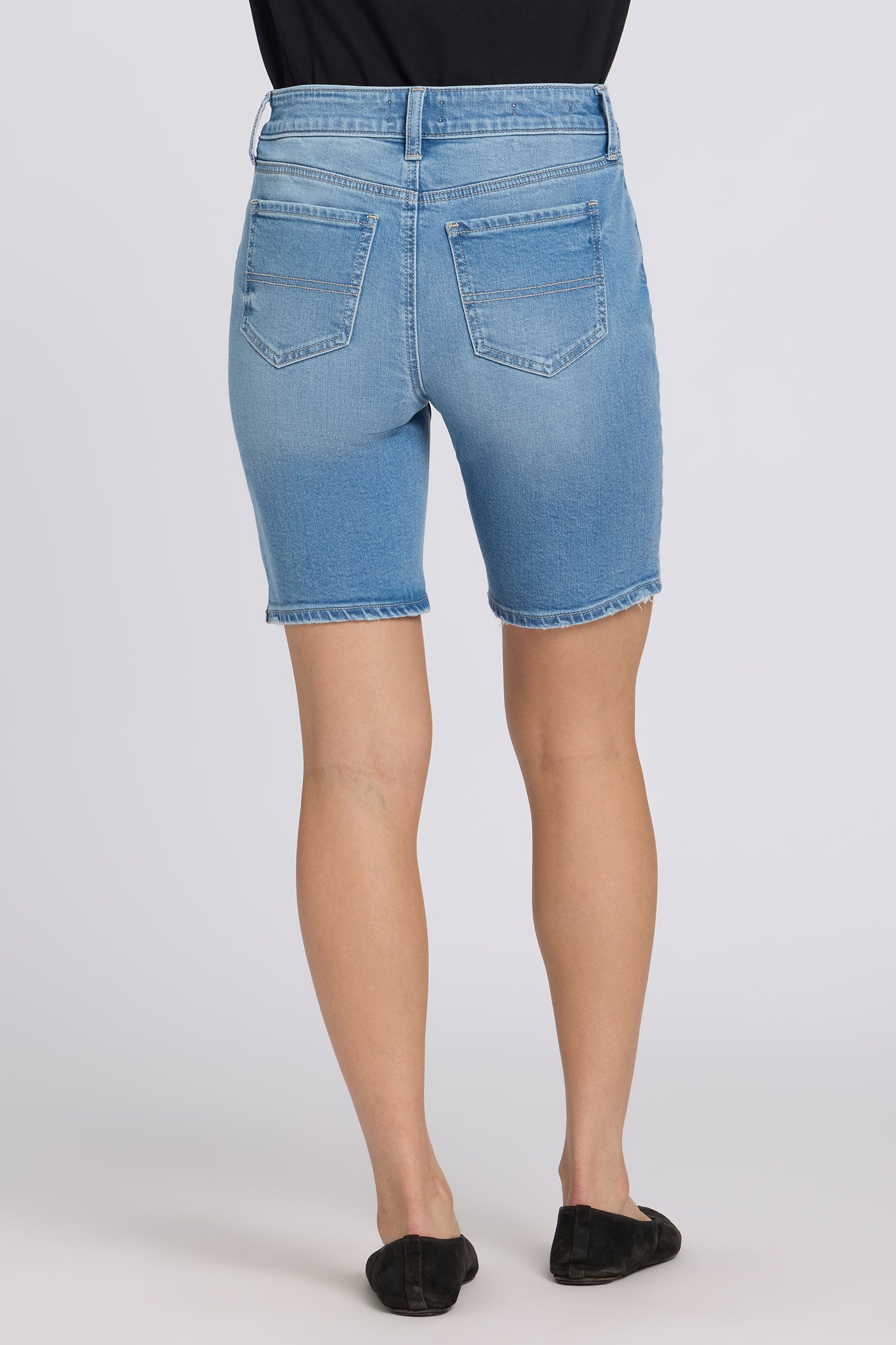 NYDJ Ella Denim Shorts With Back Pocket Stitching And Side Slits - Vista Lakes
