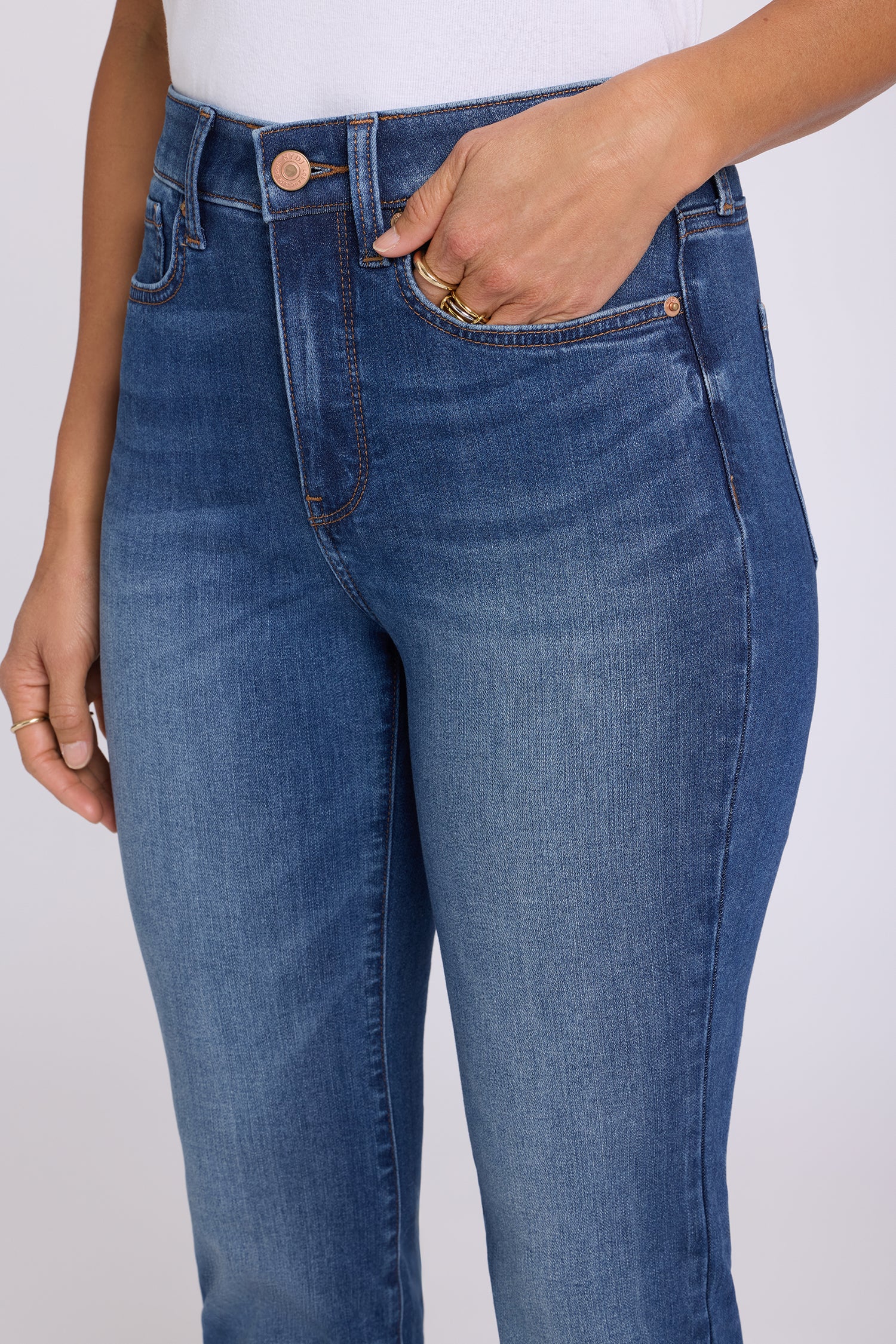 NYDJ Barbara Bootcut Jeans In Petite In Sure Stretch® Denim With High Rise - Elm