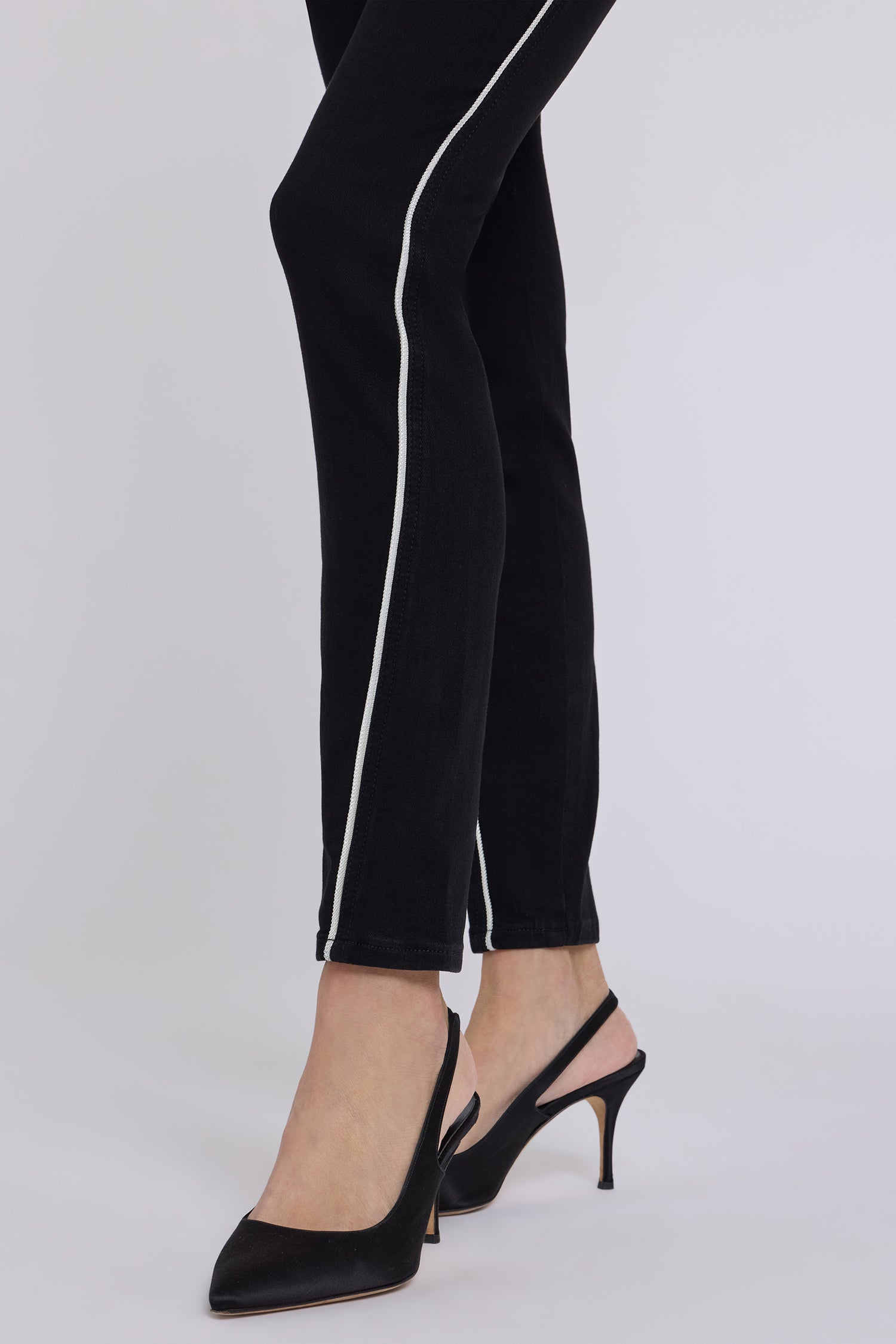 NYDJ Ami Skinny Jeans In Petite In Sure Stretch® Denim With High Rise, Contoured Seams And Piping - Black Rinse