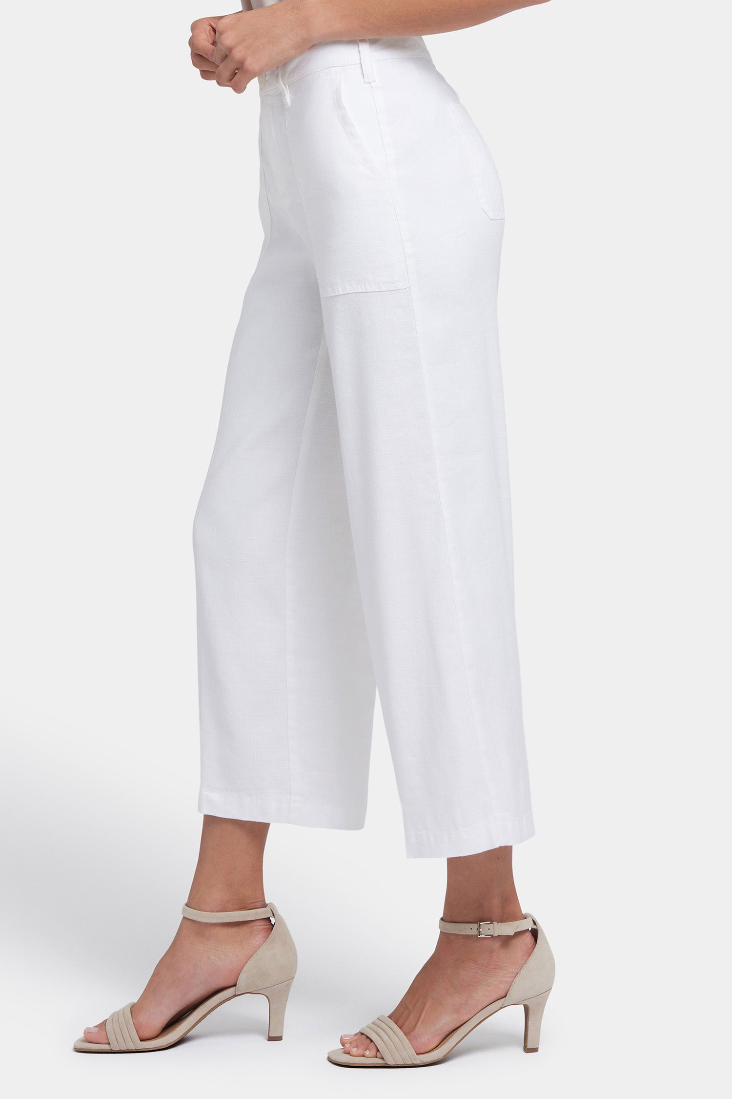 NYDJ Wide Leg Cargo Capri Pants In Petite In Stretch Linen - Optic White