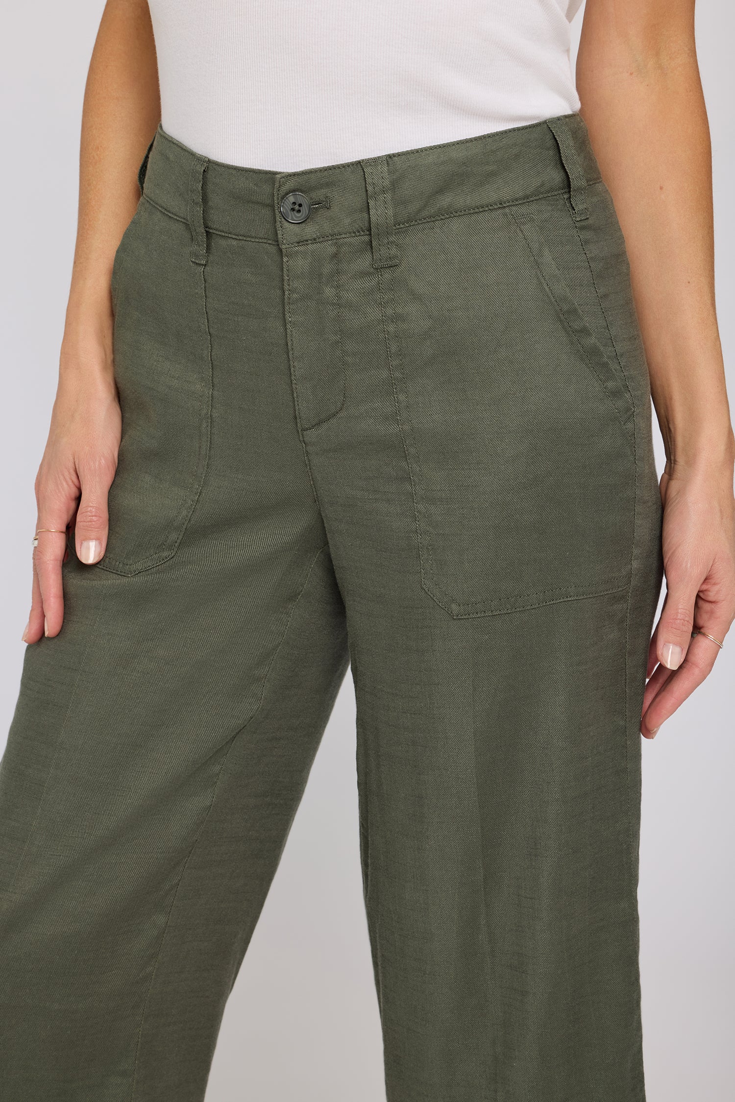 NYDJ Wide Leg Cargo Capri Pants In Petite In Stretch Linen - Desert Green