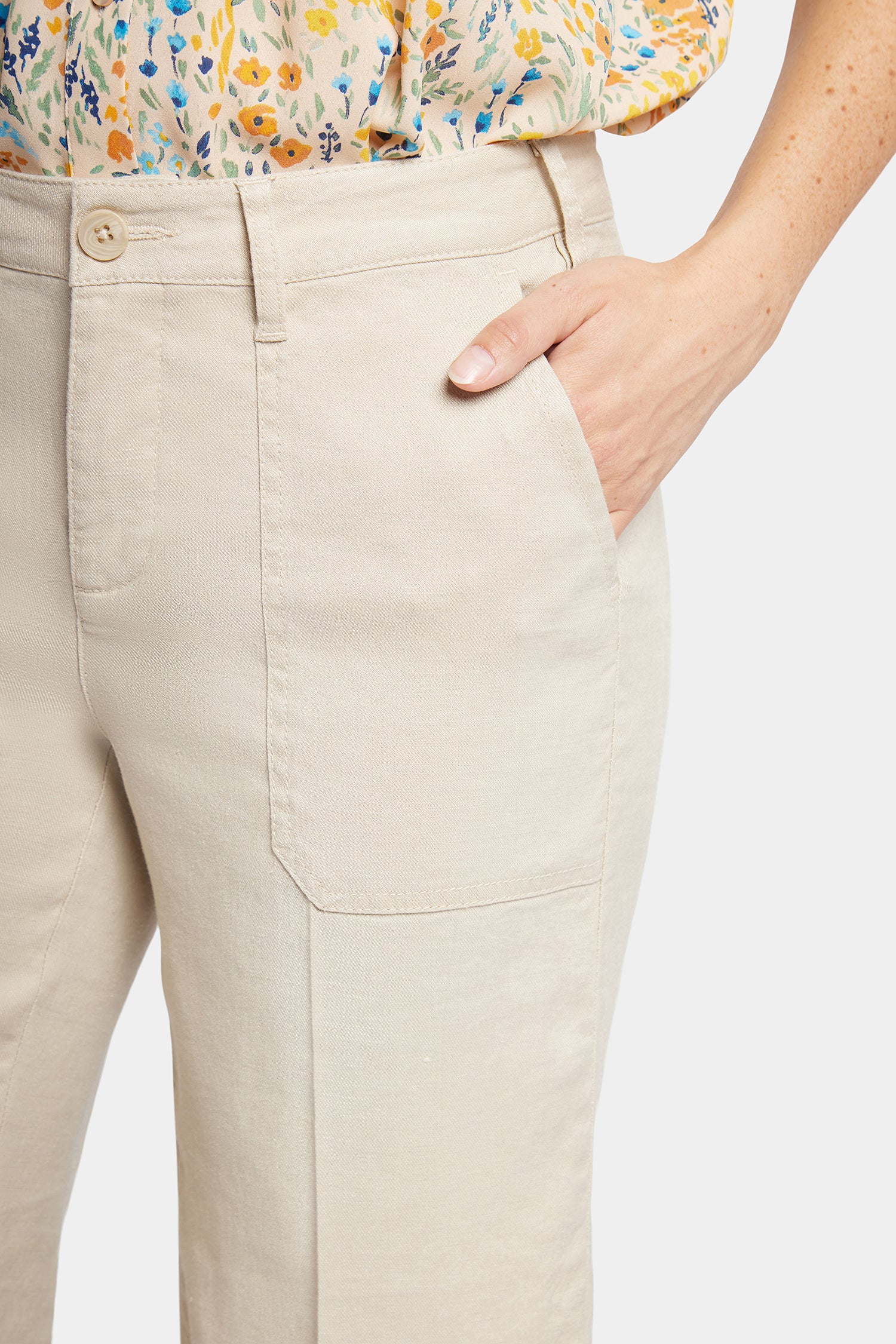 NYDJ Wide Leg Cargo Capri Pants In Petite In Stretch Linen - Feather