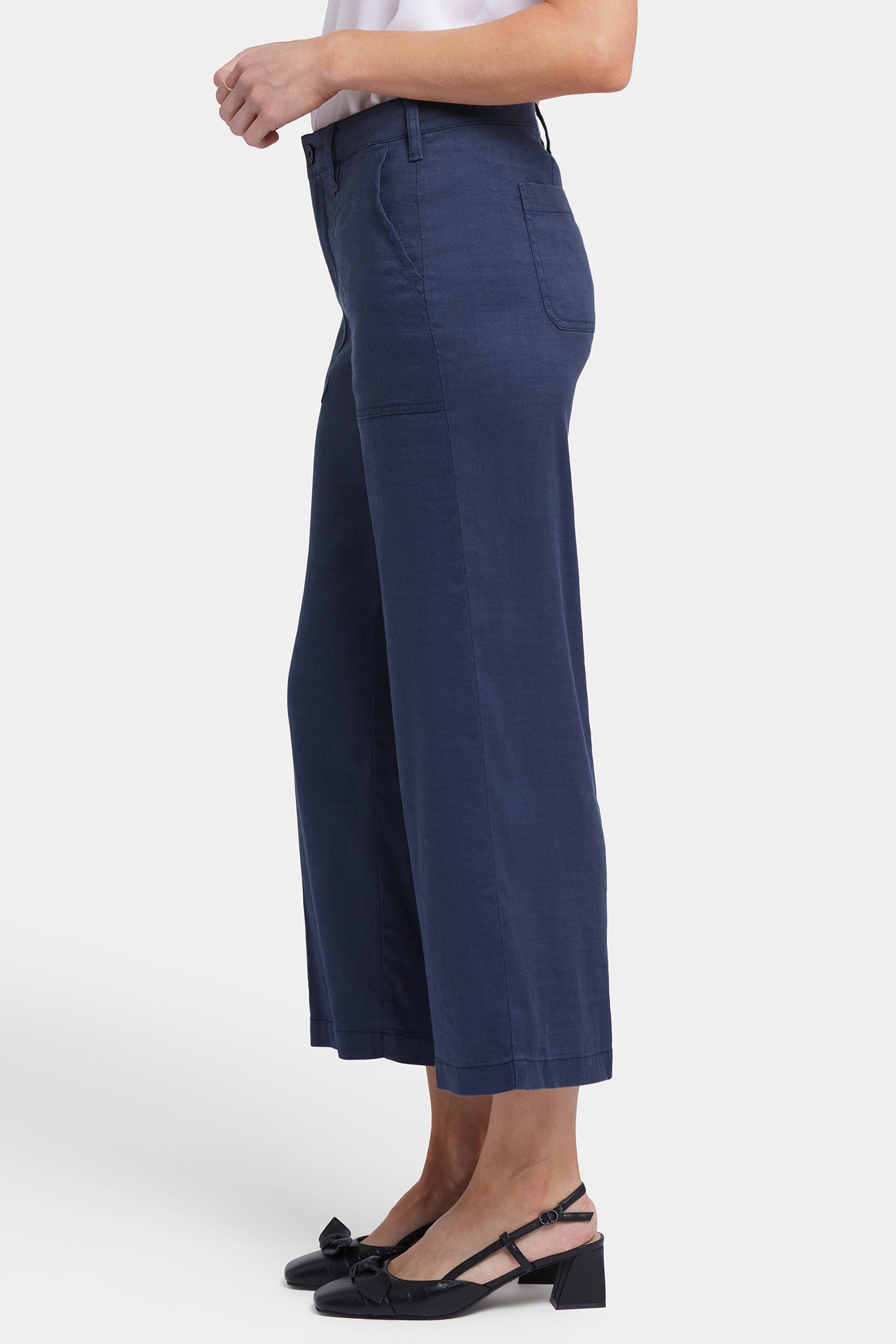 NYDJ Wide Leg Cargo Capri Pants In Petite In Stretch Linen - Oxford Navy