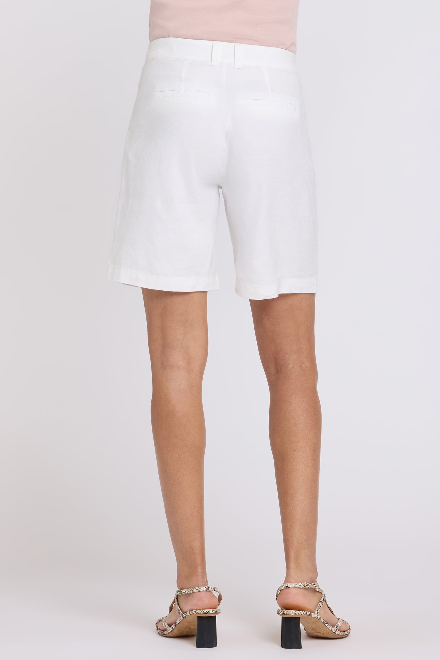 NYDJ Relaxed Shorts In Petite In Stretch Linen With Super High Rise - Optic White