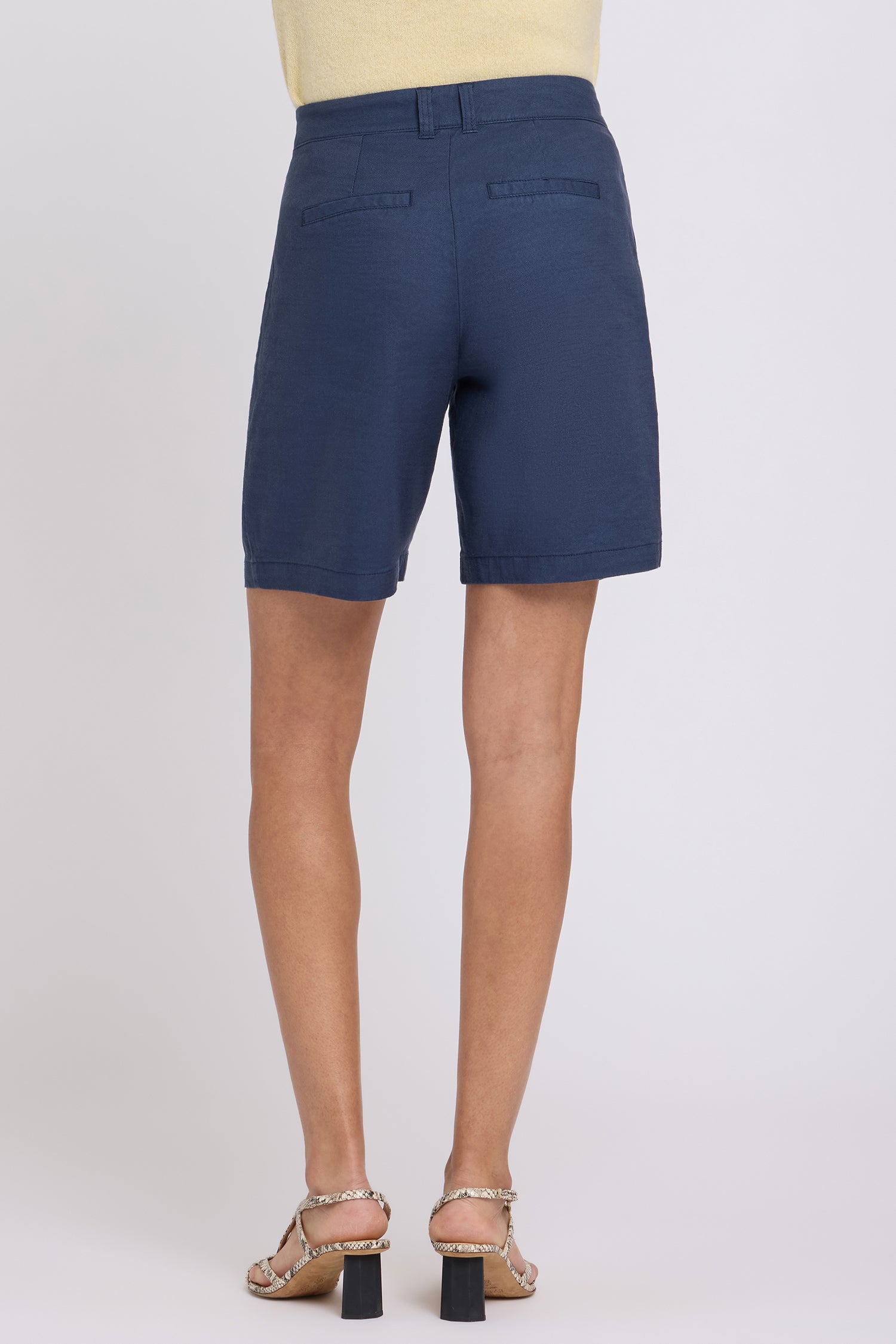 NYDJ Relaxed Shorts In Petite In Stretch Linen With Super High Rise - Oxford Navy