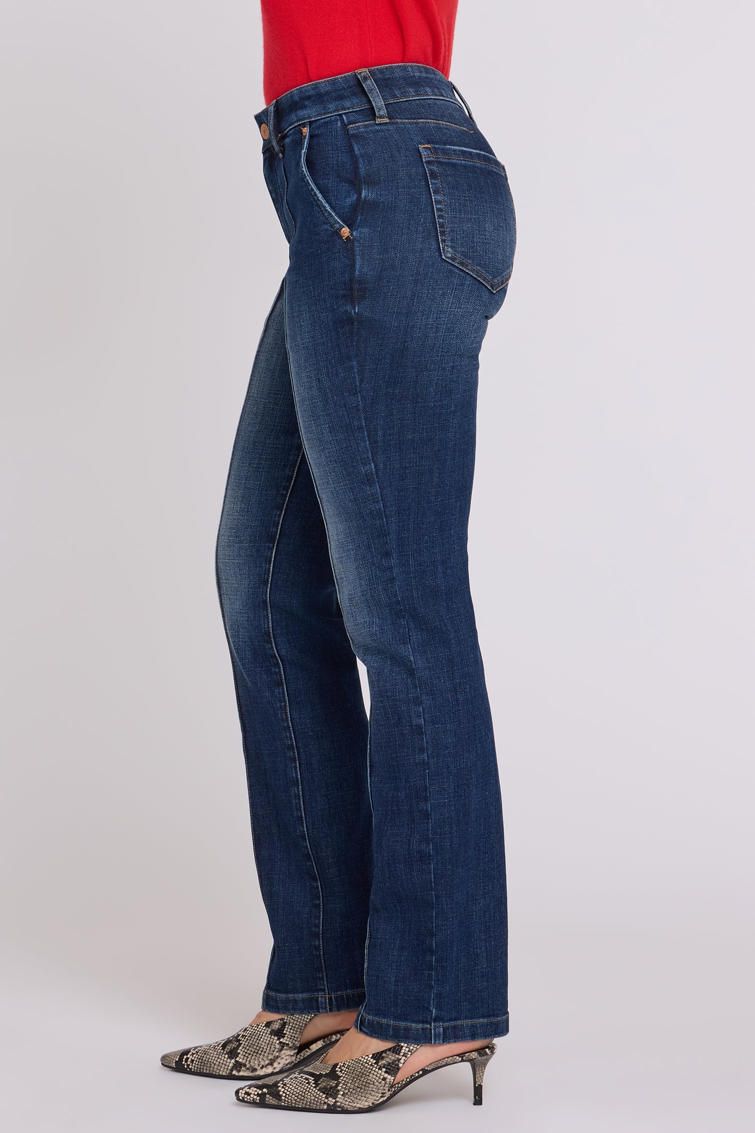 NYDJ Marilyn Straight Jeans In Petite With Front Seam Detail And Back Darts - Skylark