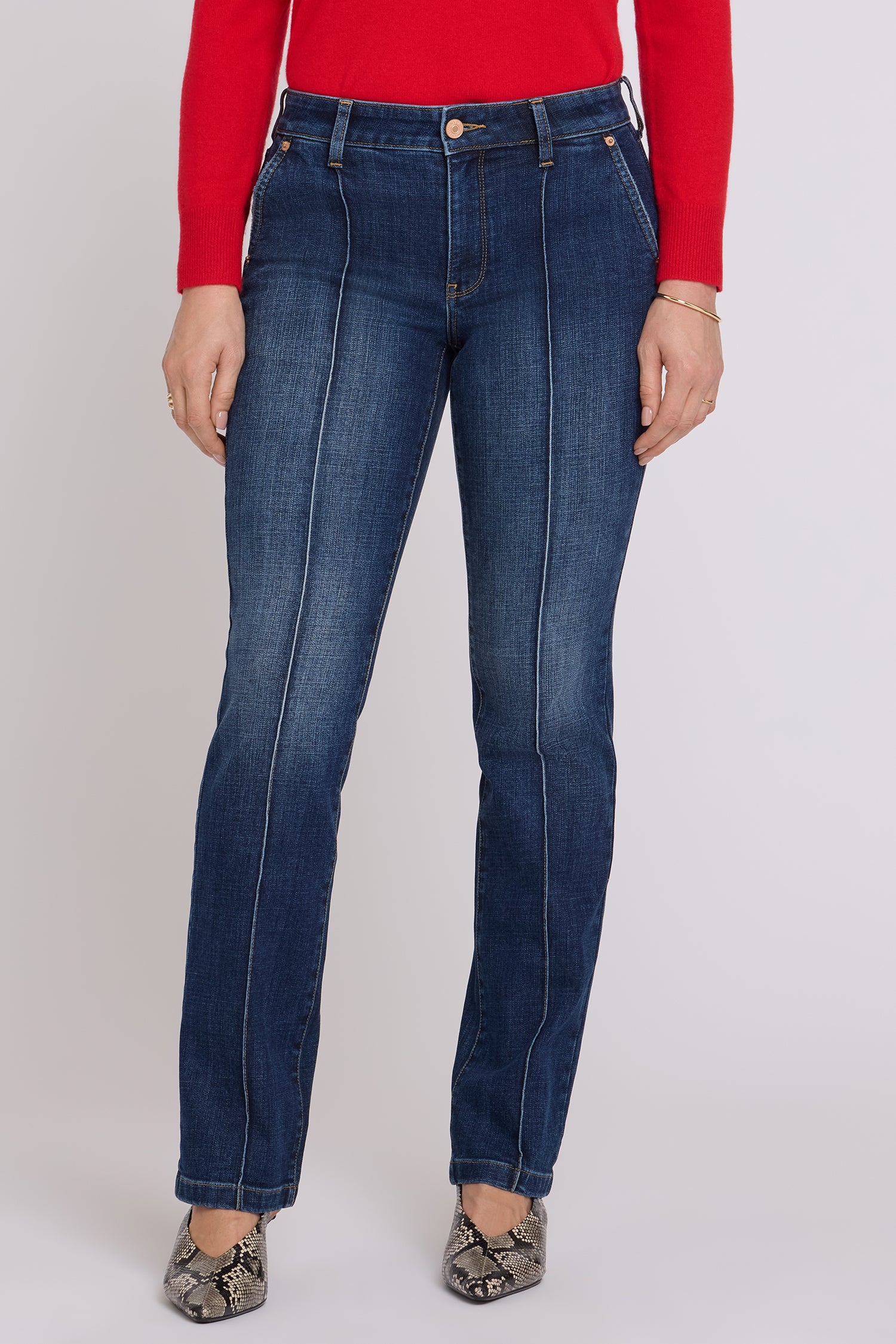 NYDJ Marilyn Straight Jeans In Petite With Front Seam Detail And Back Darts - Skylark