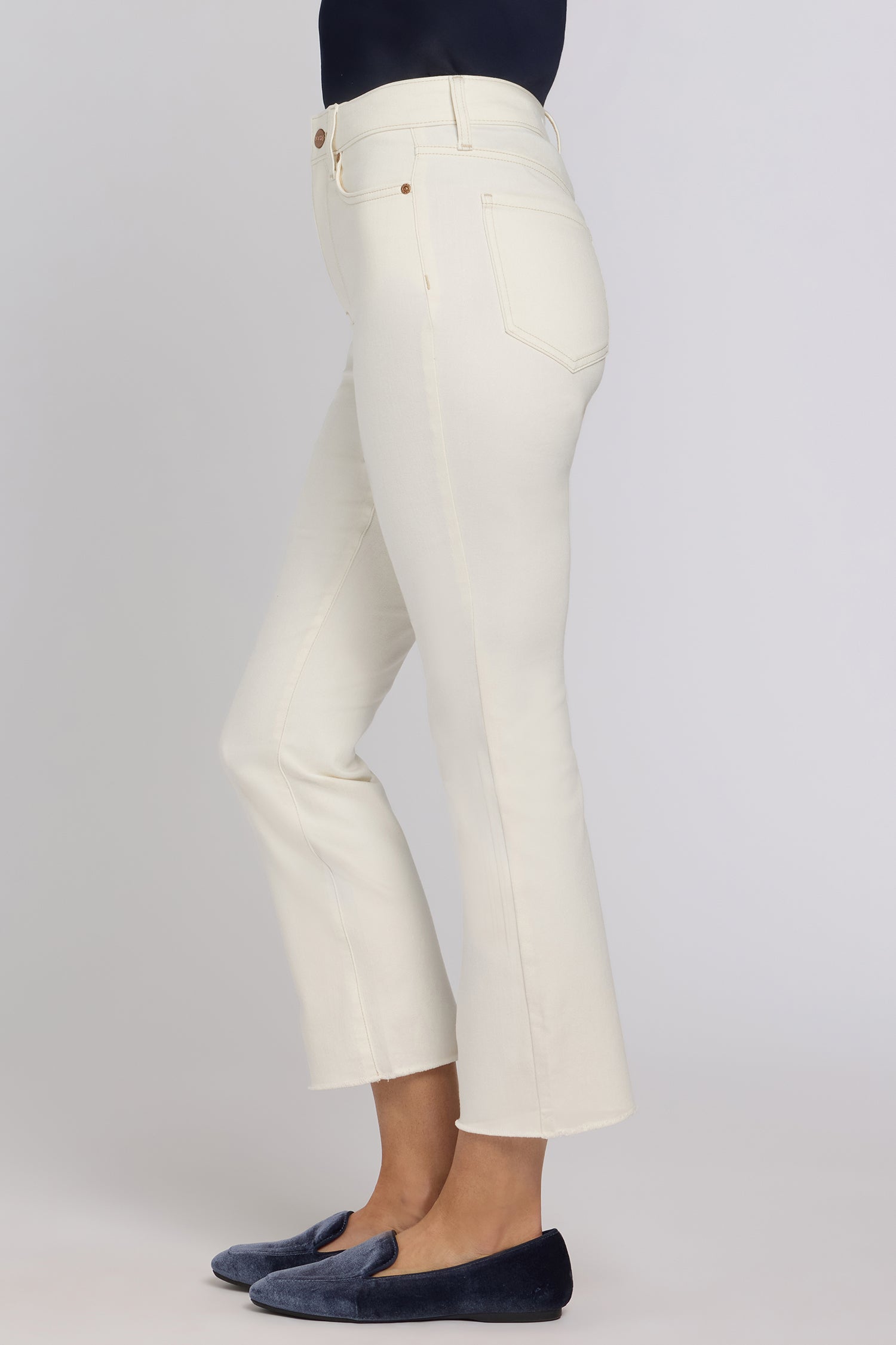 NYDJ Billie Mini Bootcut Ankle Jeans In Petite In Cool Embrace® Denim With High Rise And Frayed Hems - Vintage White