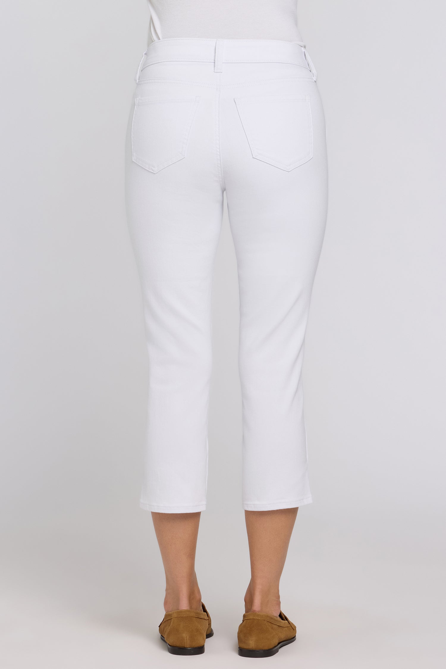 NYDJ Chloe Capri Jeans In Petite In Cool Embrace® Denim With Side Slits - Optic White