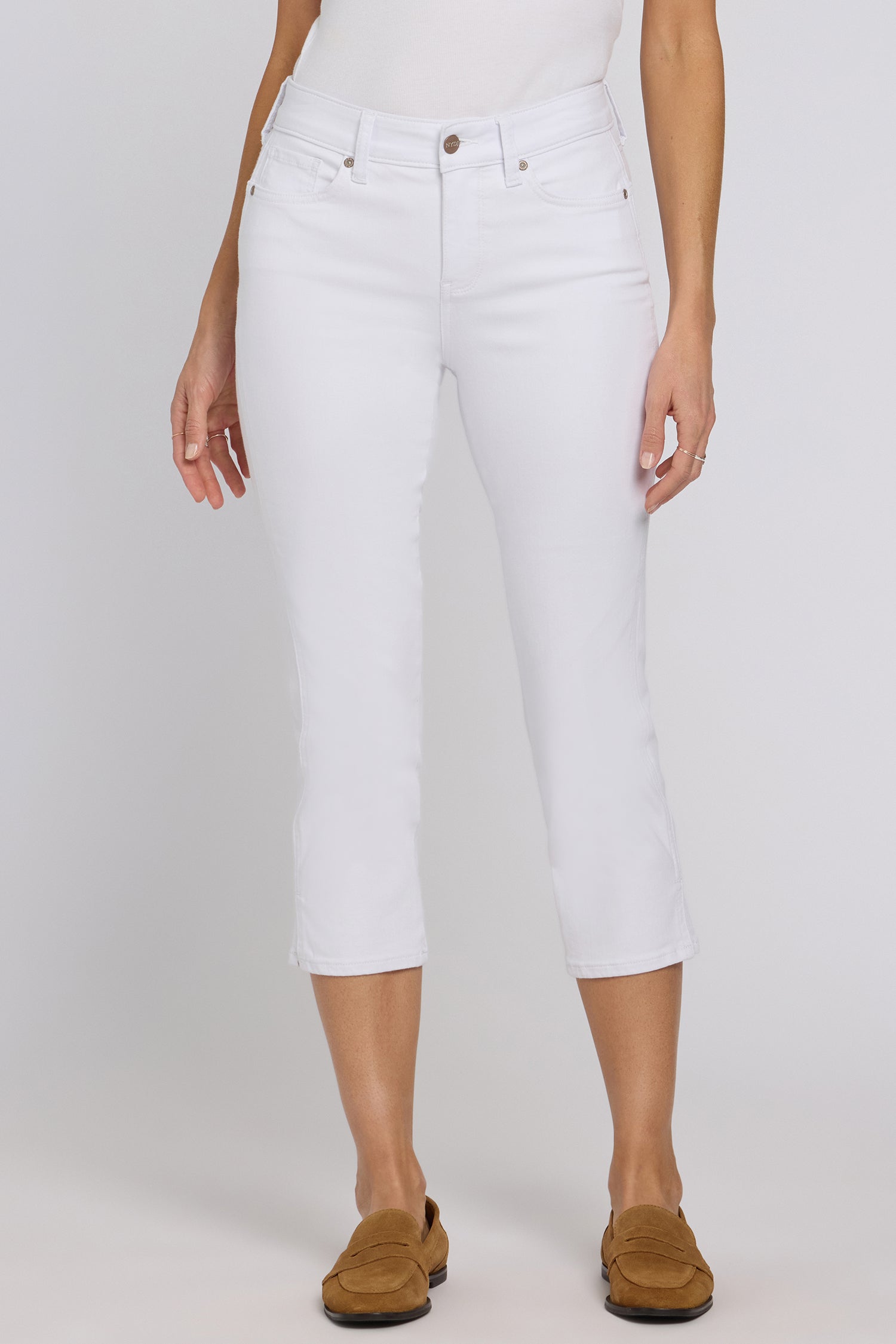 NYDJ Chloe Capri Jeans In Petite In Cool Embrace® Denim With Side Slits - Optic White