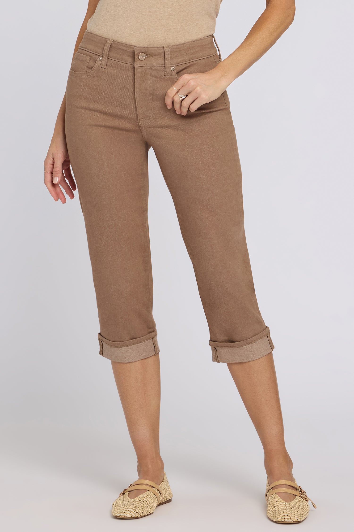 NYDJ Marilyn Straight Crop Jeans In Petite In Cool Embrace® Denim With Cuffs - Toasted Coconut