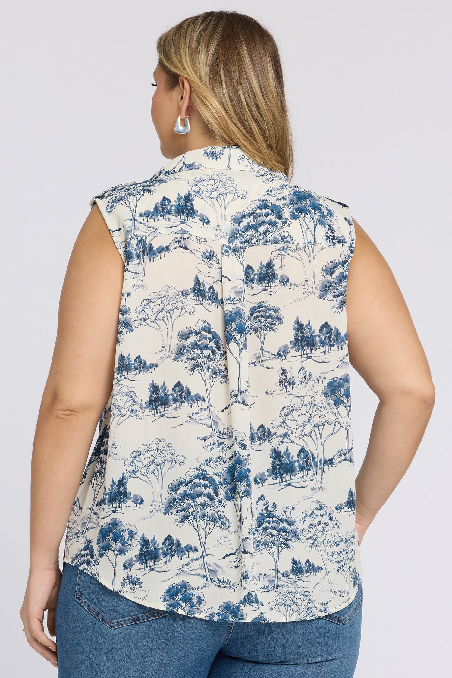 NYDJ Gabrielle Sleeveless Blouse In Plus Size  - Le Parc de Treville