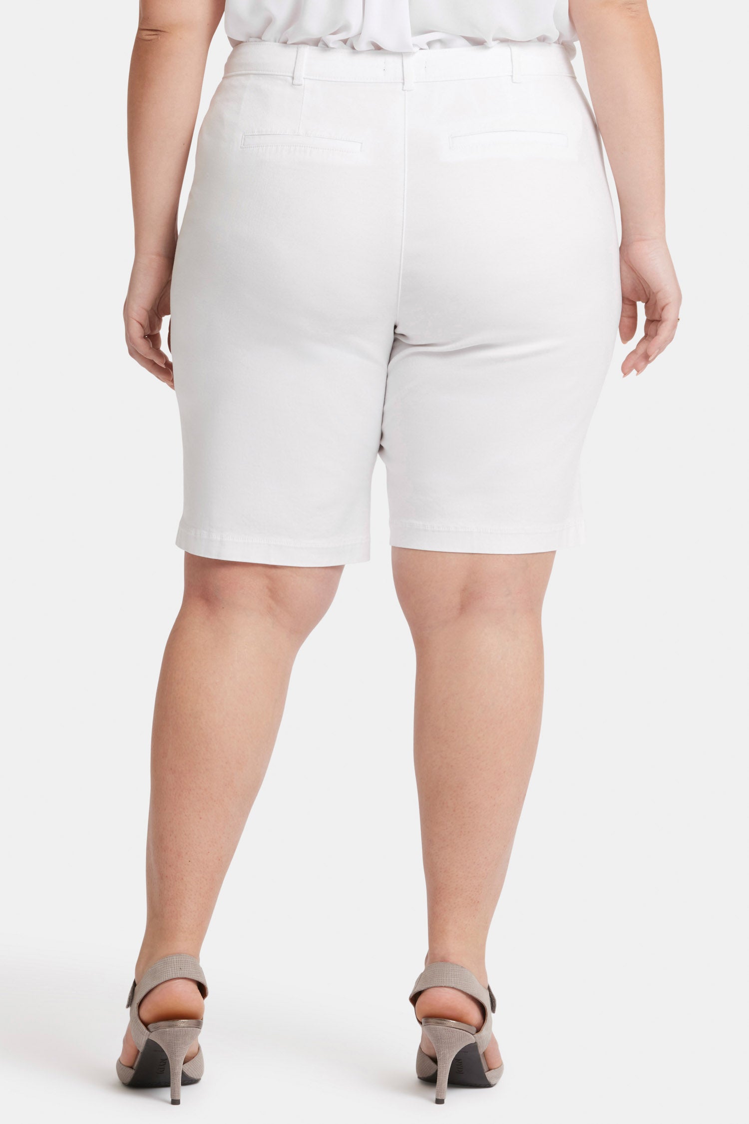NYDJ Bermuda Shorts In Plus Size In Stretch Twill - Optic White